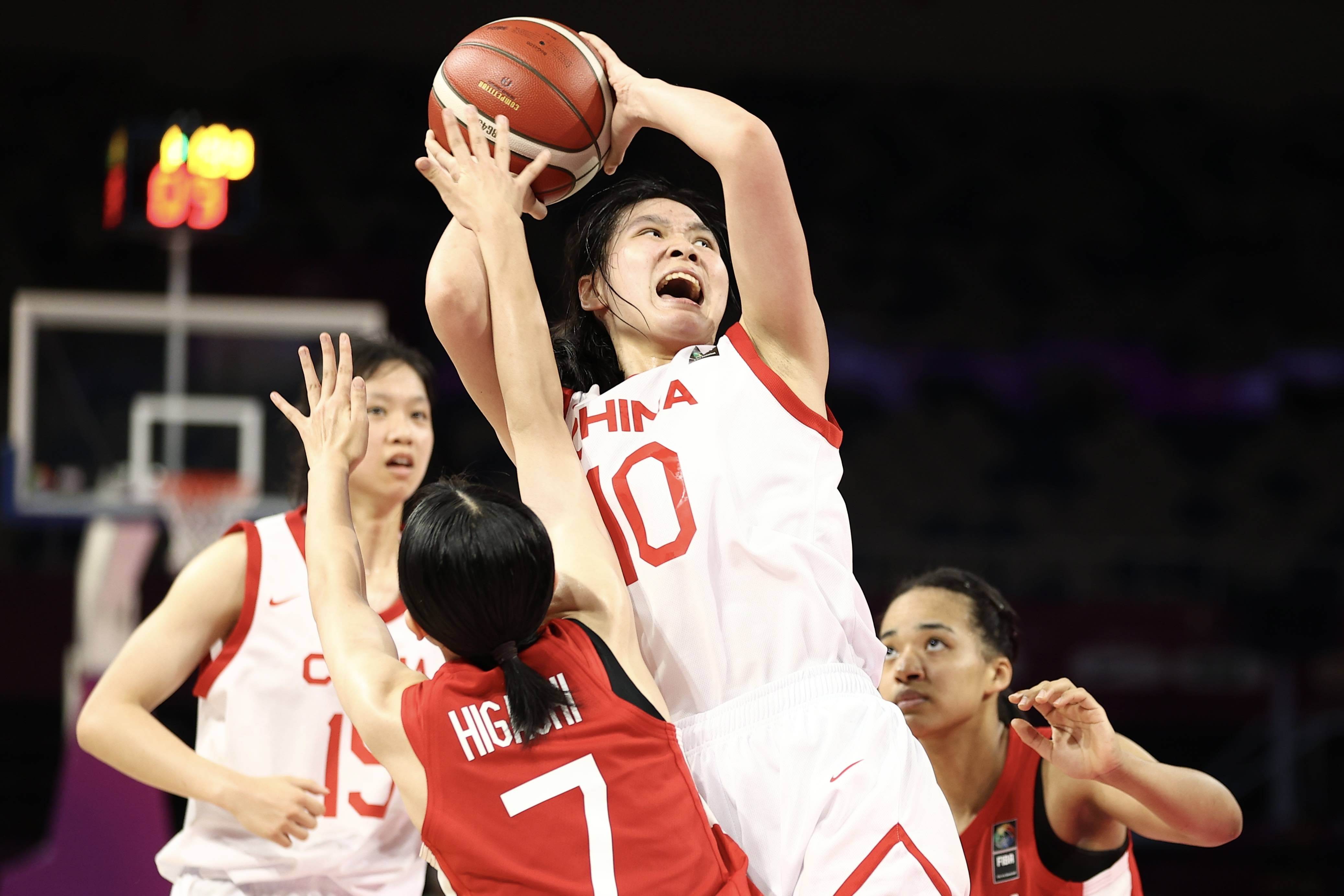 包含福建女篮力克对手，绽放个人光的词条